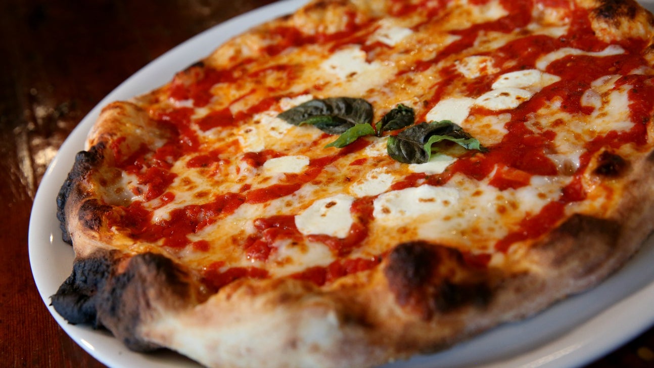 Xavier unveils the nation's first pizza ATM on campus