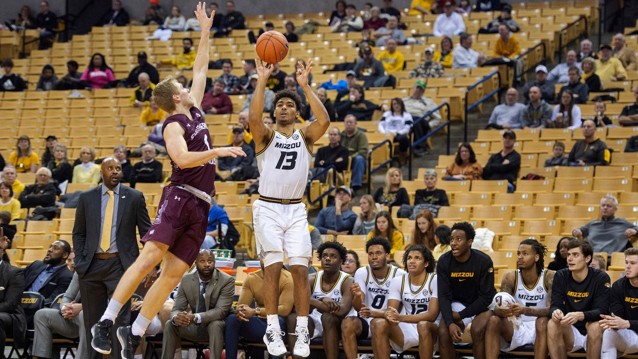 Mark Smith scores 23 as Mizzou defeats Southern Illinois 64-48