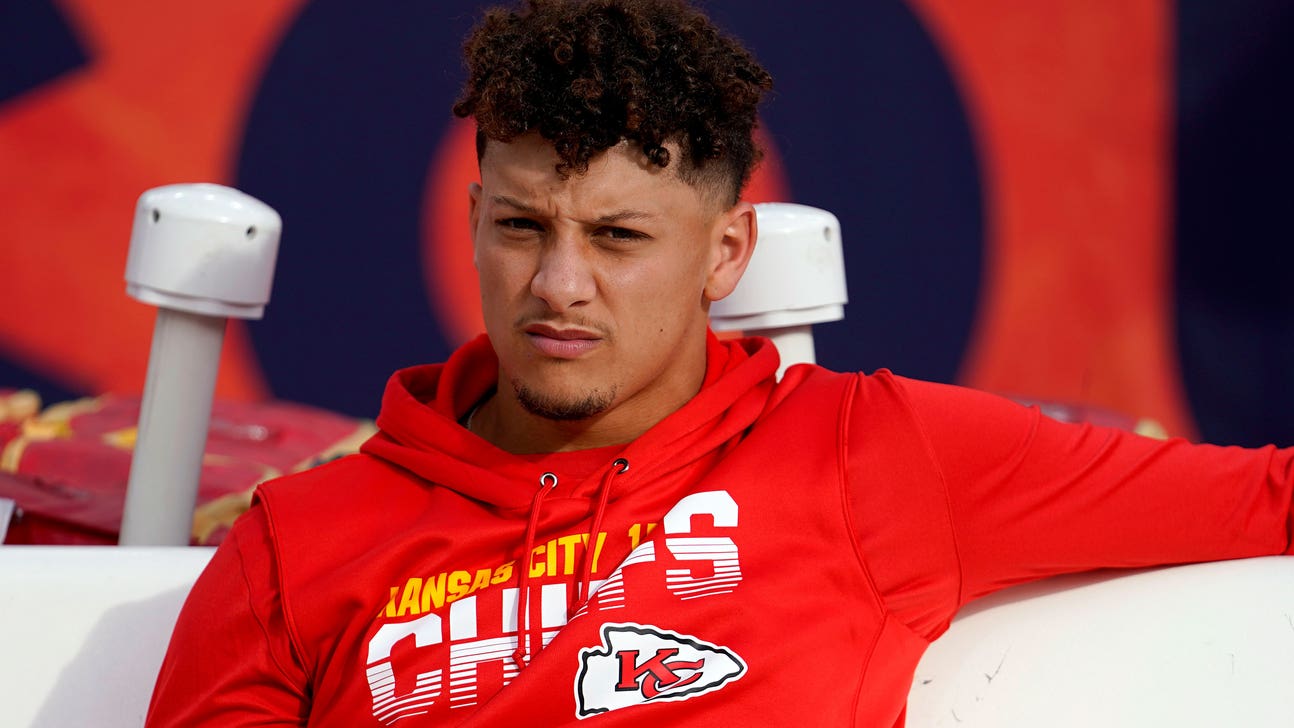 Chiefs list Mahomes as questionable for game against Minnesota