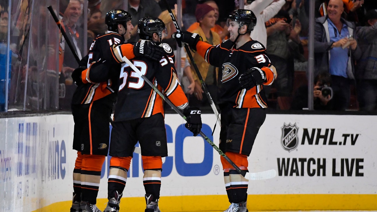Ritchie gets tiebreaker in Ducks' 4-2 win over Vancouver