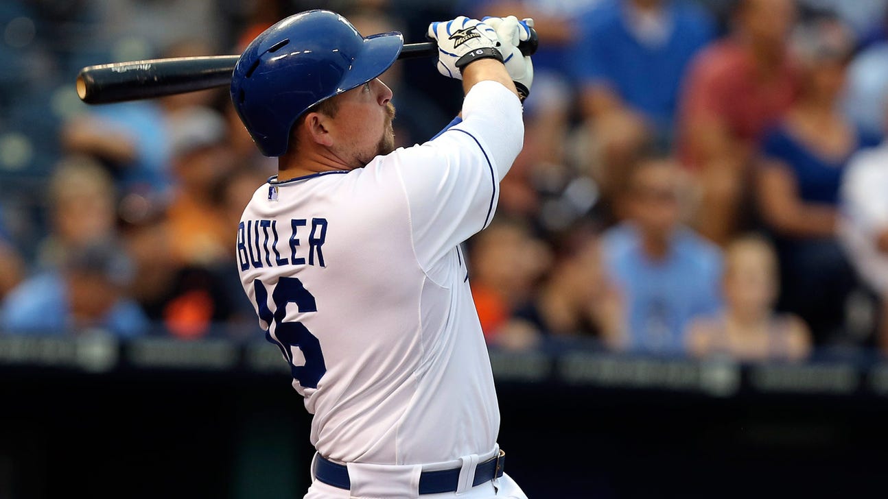 Butler goes deep, Royals win 4-2 over Giants
