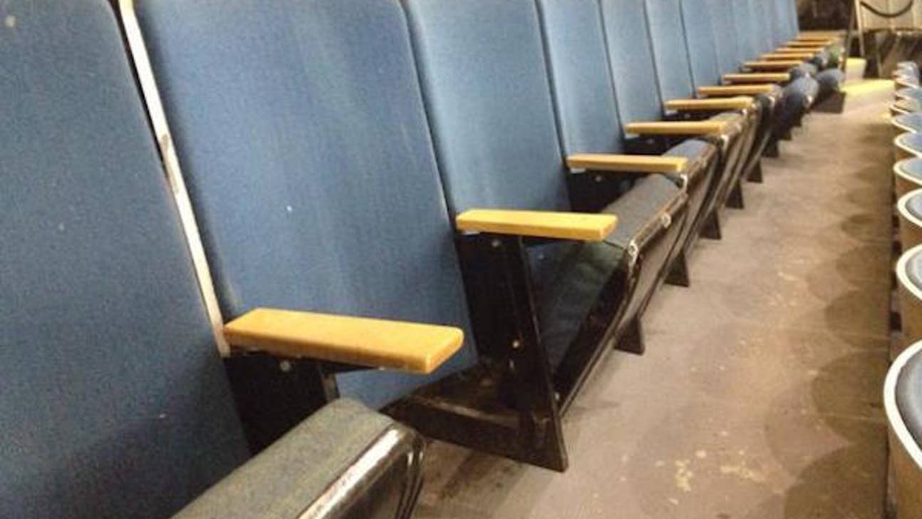 Islanders fans already stealing Nassau Coliseum seats