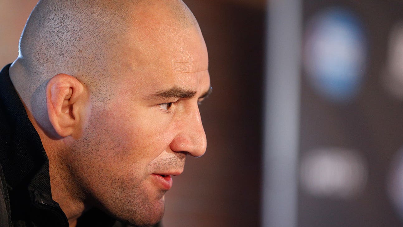 Glover Teixeira tore labrum in Jon Jones fight, recovery time TBD