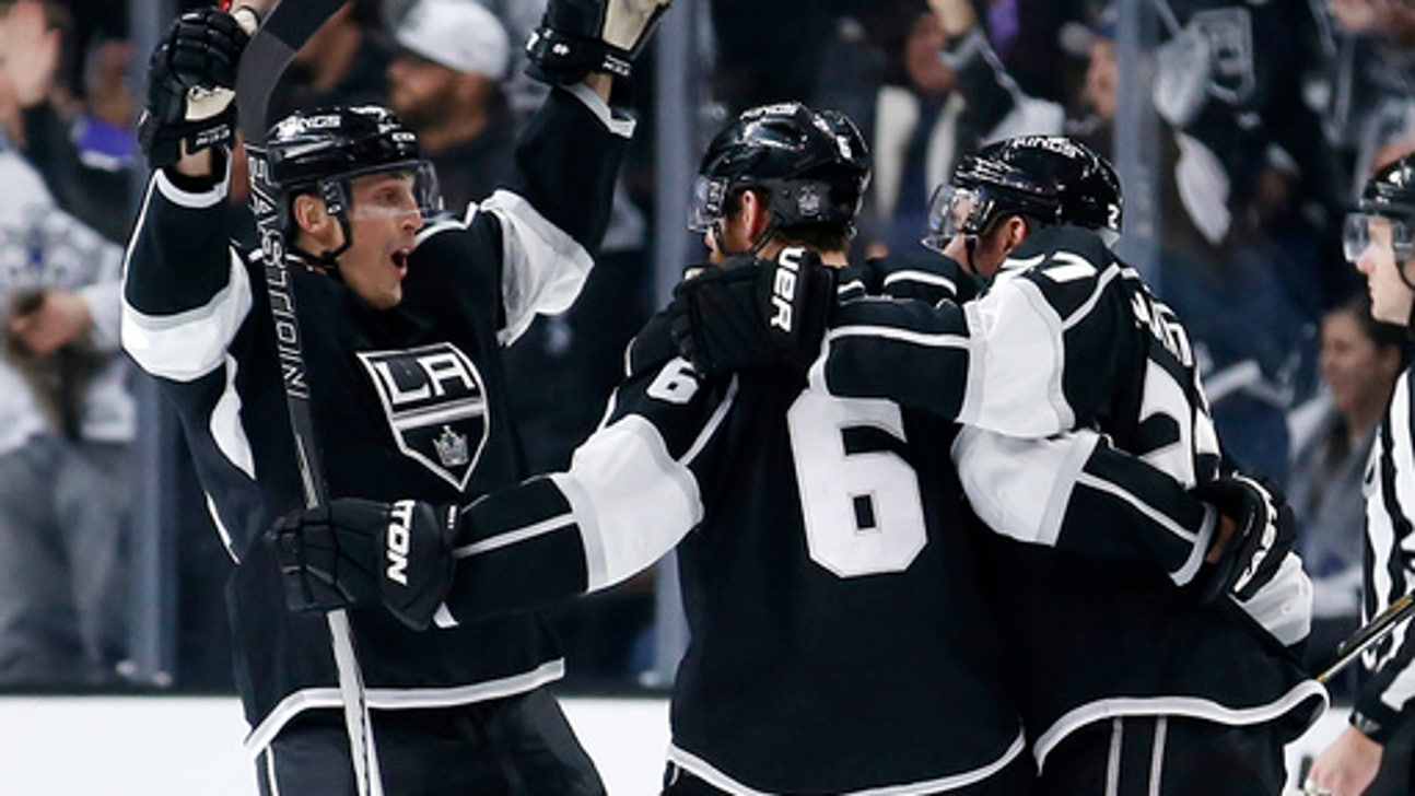 Lecavalier gets assist in debut, LA Kings beat Leafs 2-1