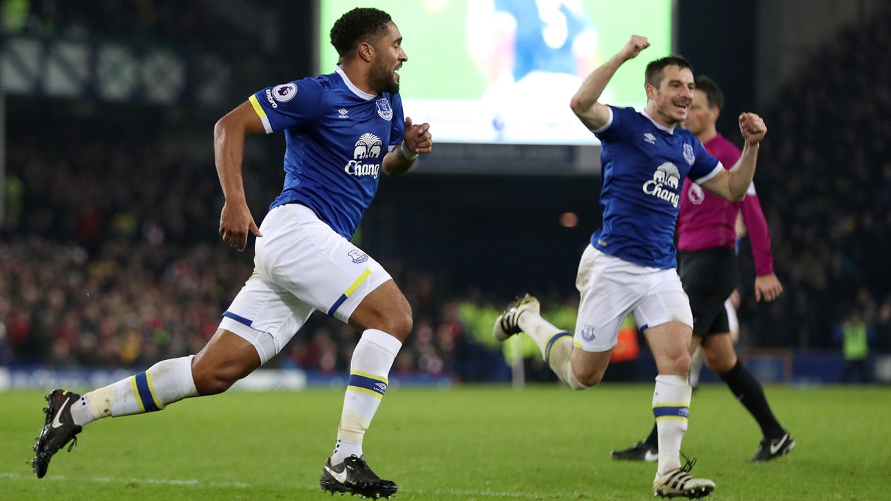 Watch: Everton holds off Arsenal after wild late sequence