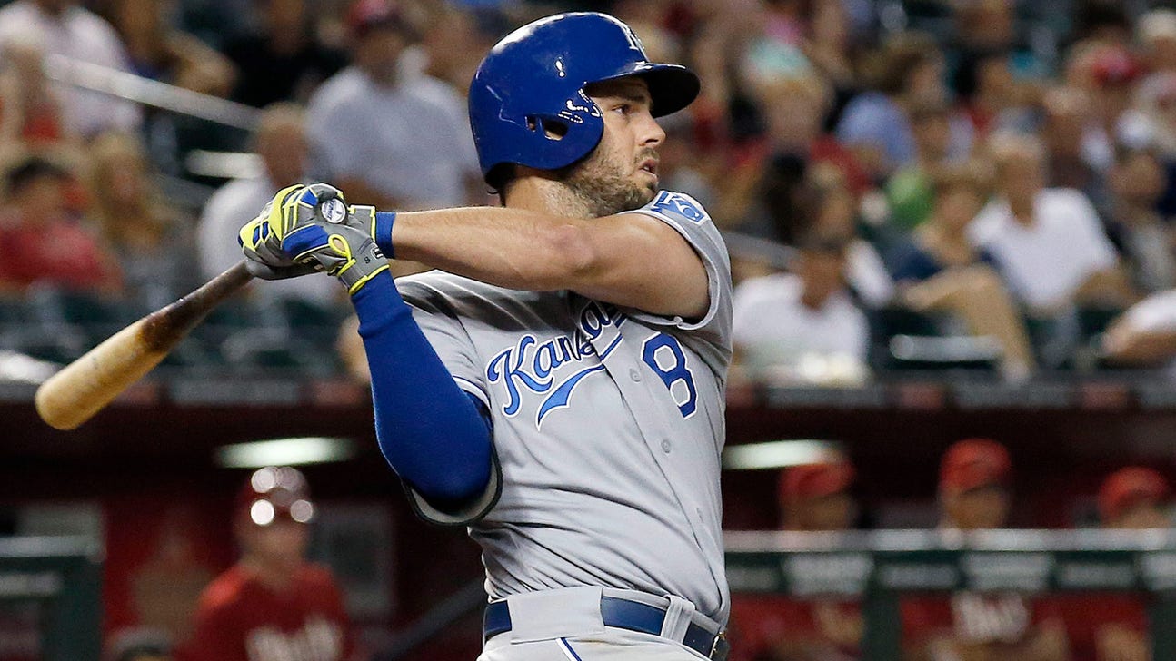 Moustakas homers, collects four RBI as Royals hold off D-backs
