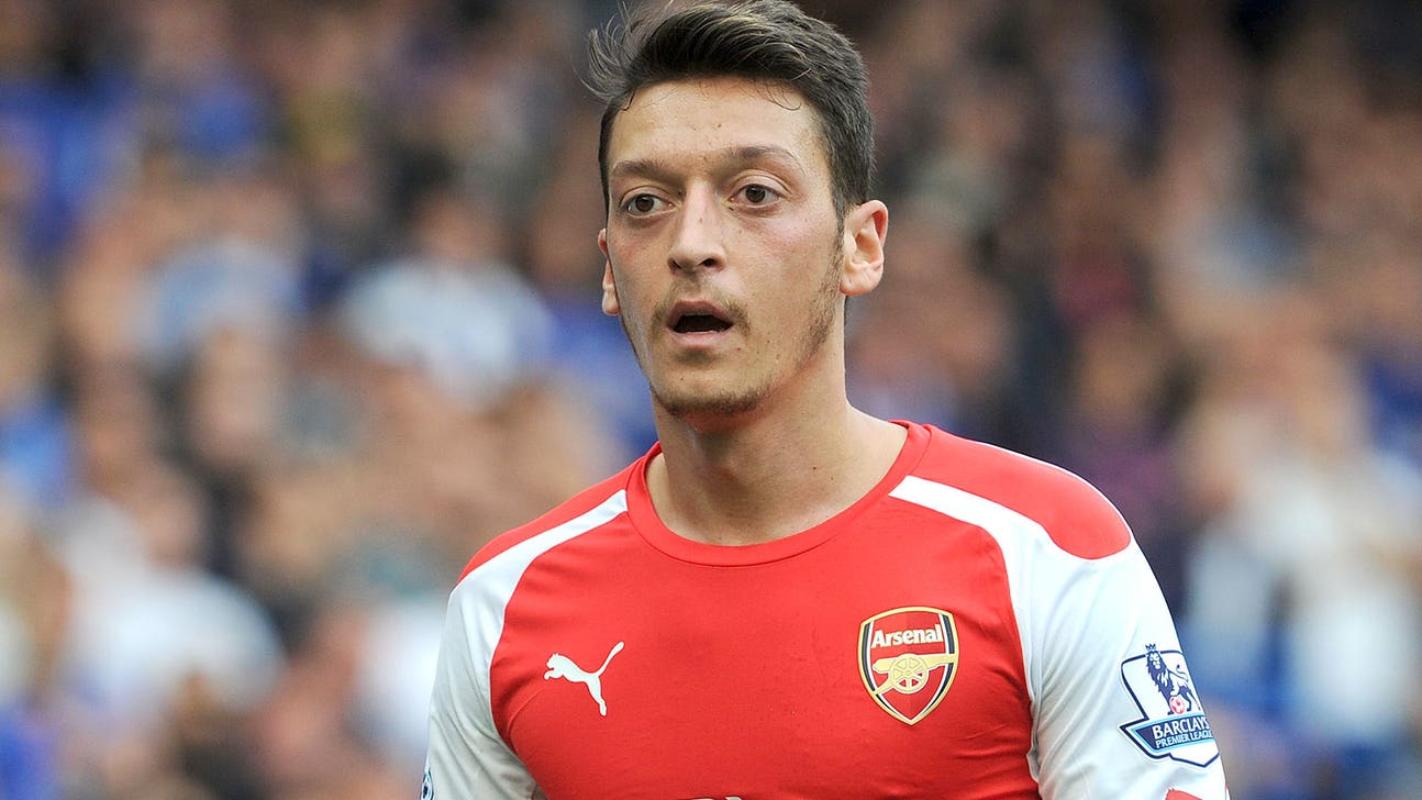 Arsenal star Mesut Ozil says knee recovery is 'on the right path'