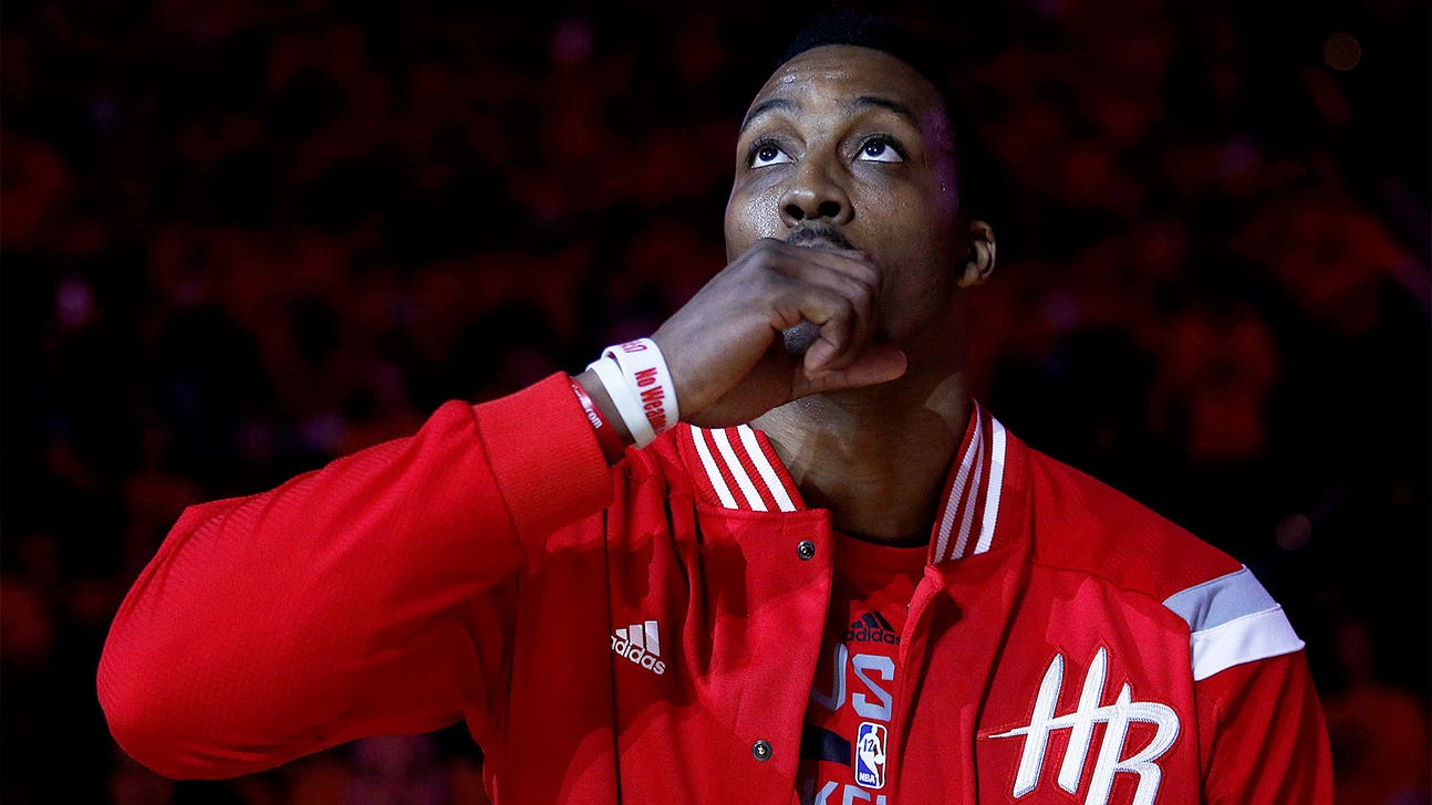 Rockets' Dwight Howard playing in Game 2 despite sprained knee