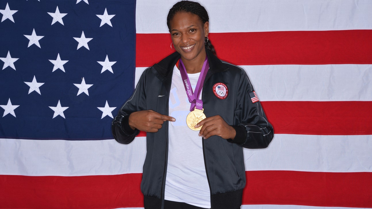 Lynx sign veteran forward Jones