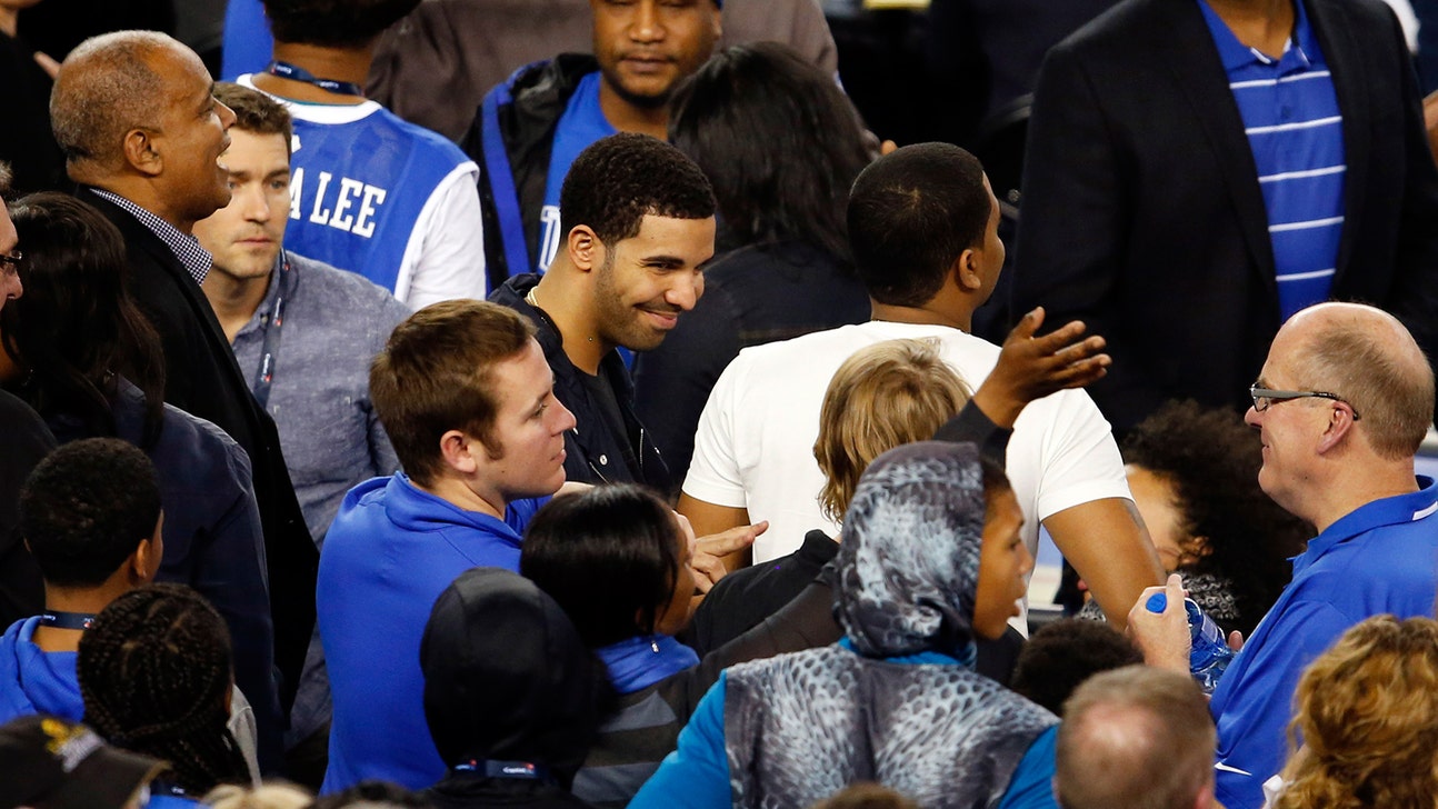 Drake congratulates Kentucky in locker room after thrilling win
