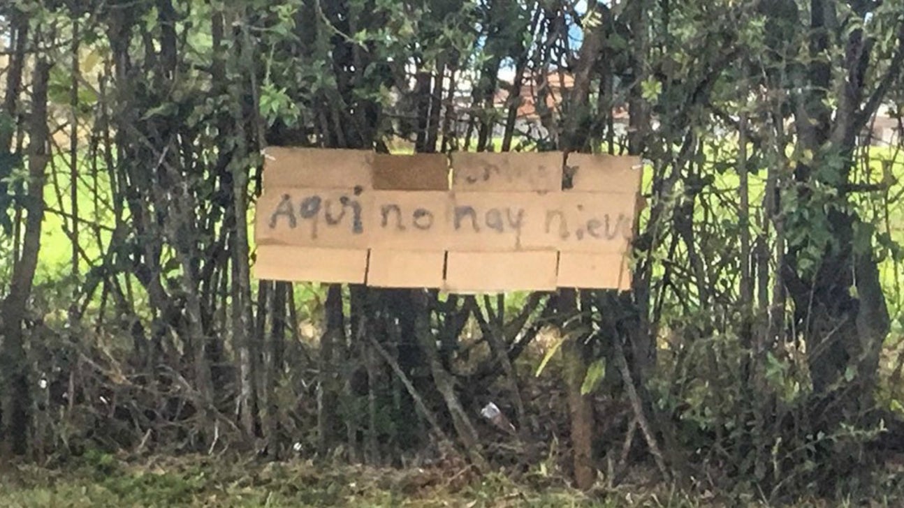 Costa Rica troll USMNT with 'no snow' sign ahead of crucial World Cup qualifier