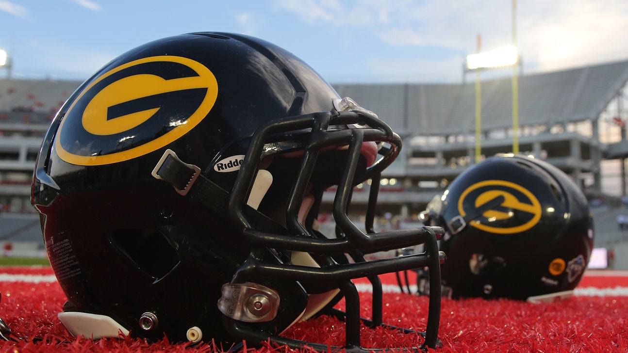 Watch Grambling WR make an amazing one-handed catch while being slammed