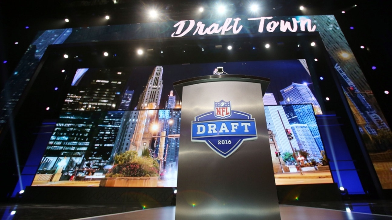 NFL Draft: Early Look at 32-Team Round 1 Mock for 2017