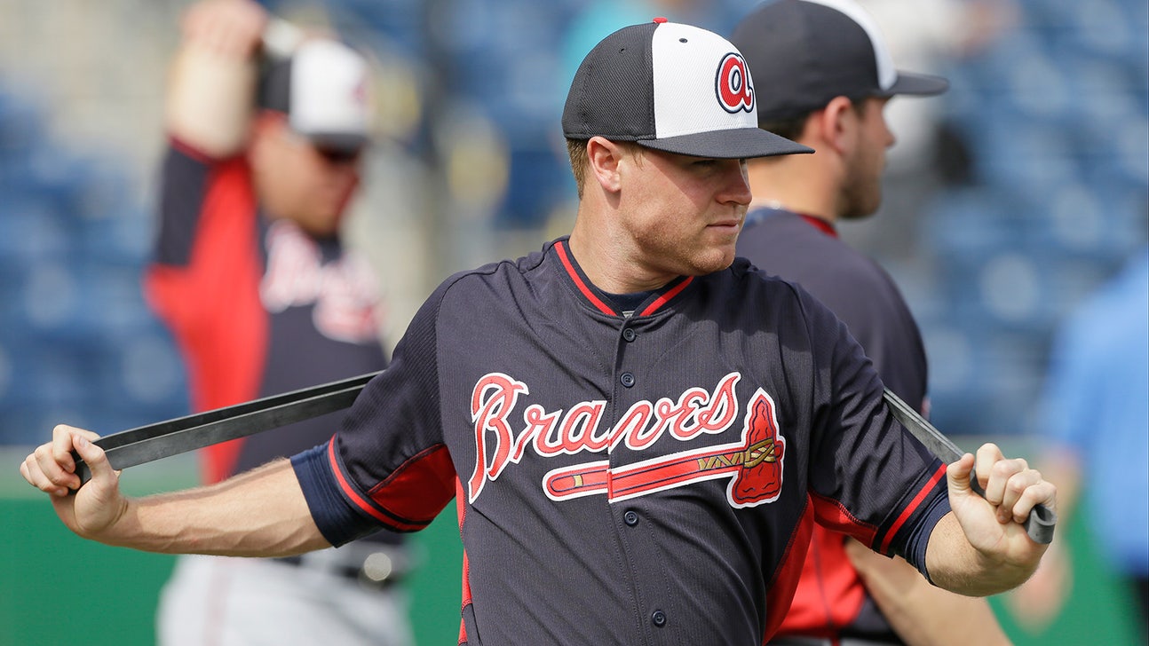 Braves promote reliever Shae Simmons to majors