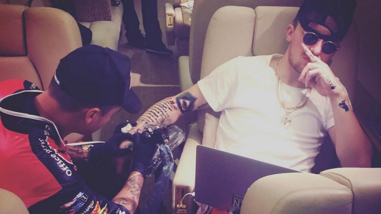 Johnny Manziel got a huge new tattoo on a plane