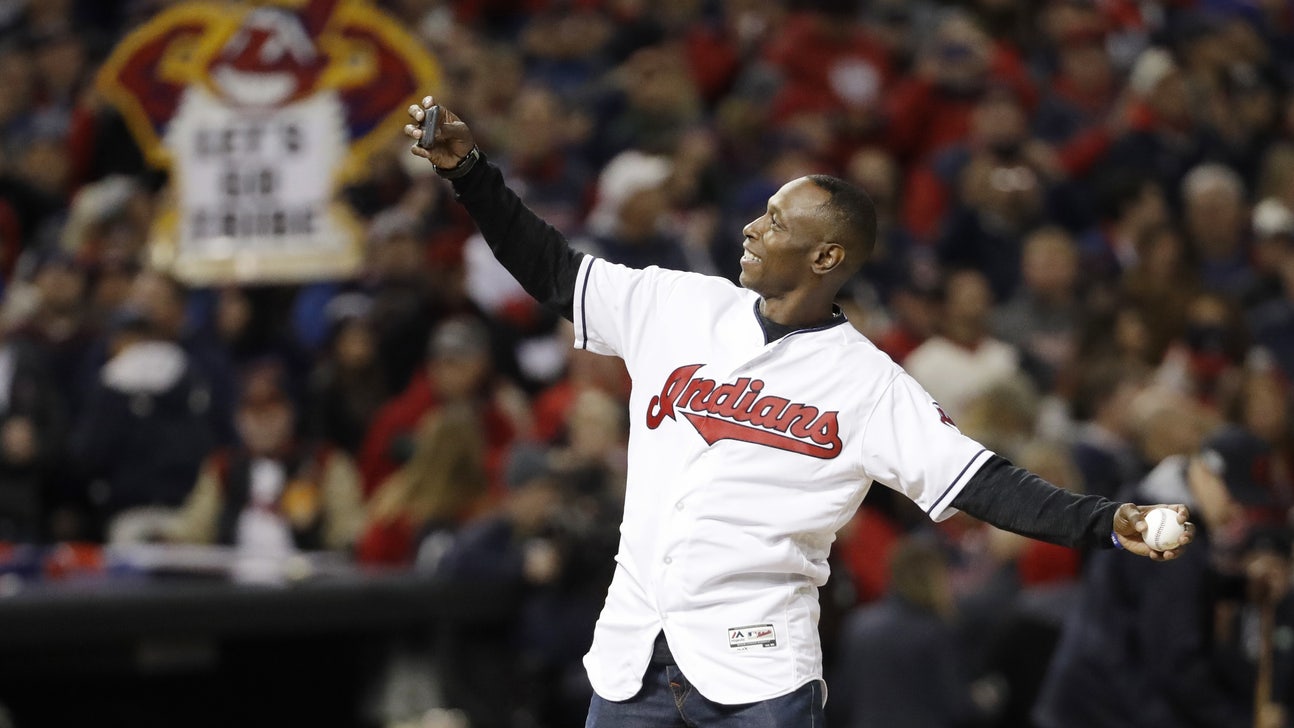 Former Indians great Kenny Lofton throws out first pitch of the World Series
