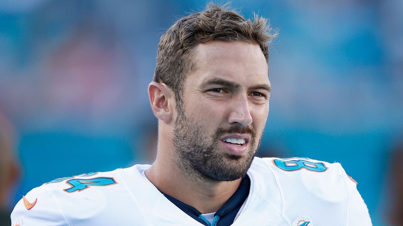 Report: Dolphins' Jordan Cameron out for season, could retire due to concussions