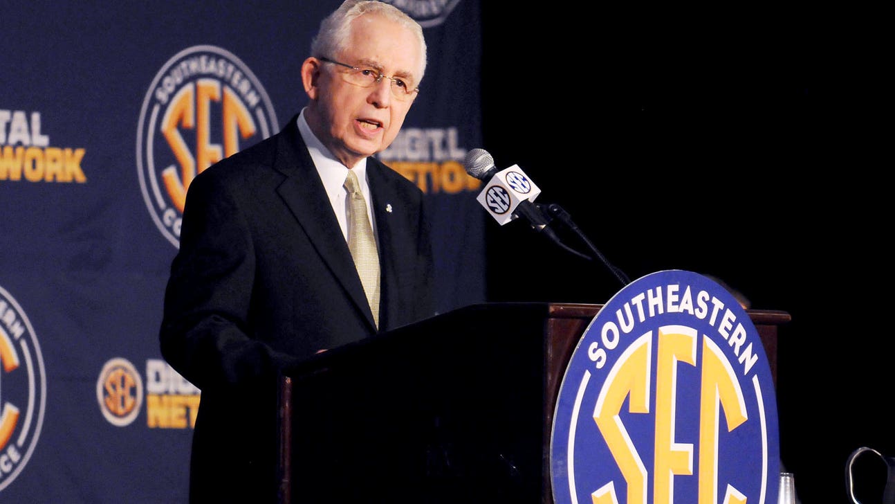 Slive shares insights on SEC's addition of A&M, Missouri