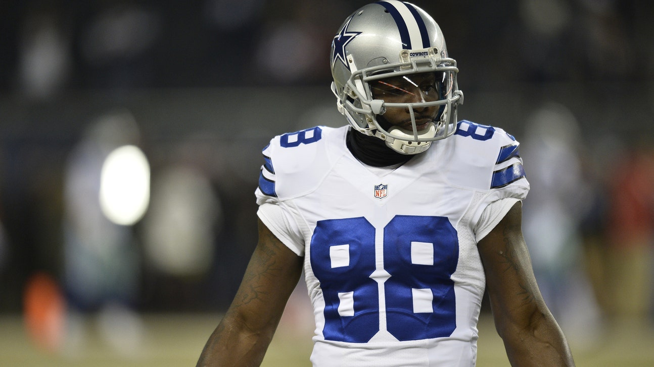 Dez Bryant and DeSean Jackson exchange signed jerseys with one another