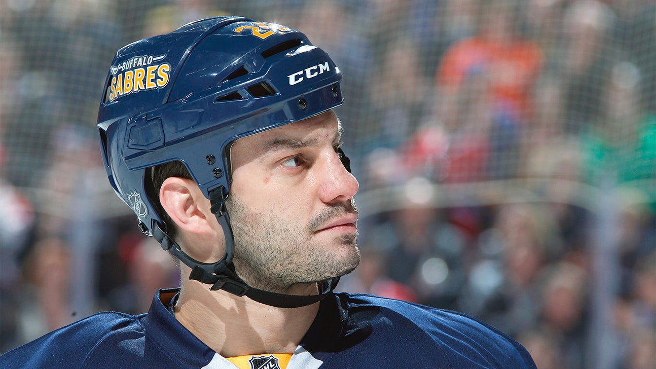 Zenon Konopka wants to return to NHL on his own terms