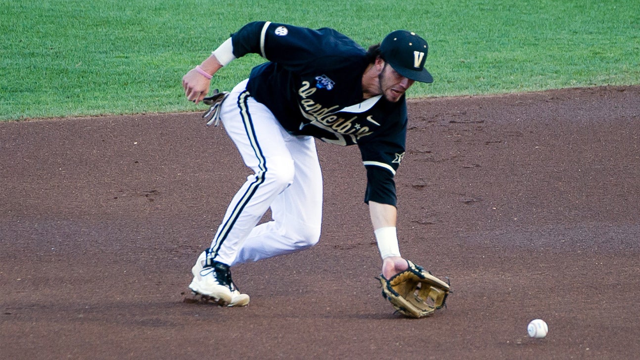 Top two D-backs draft picks face off in College World Series