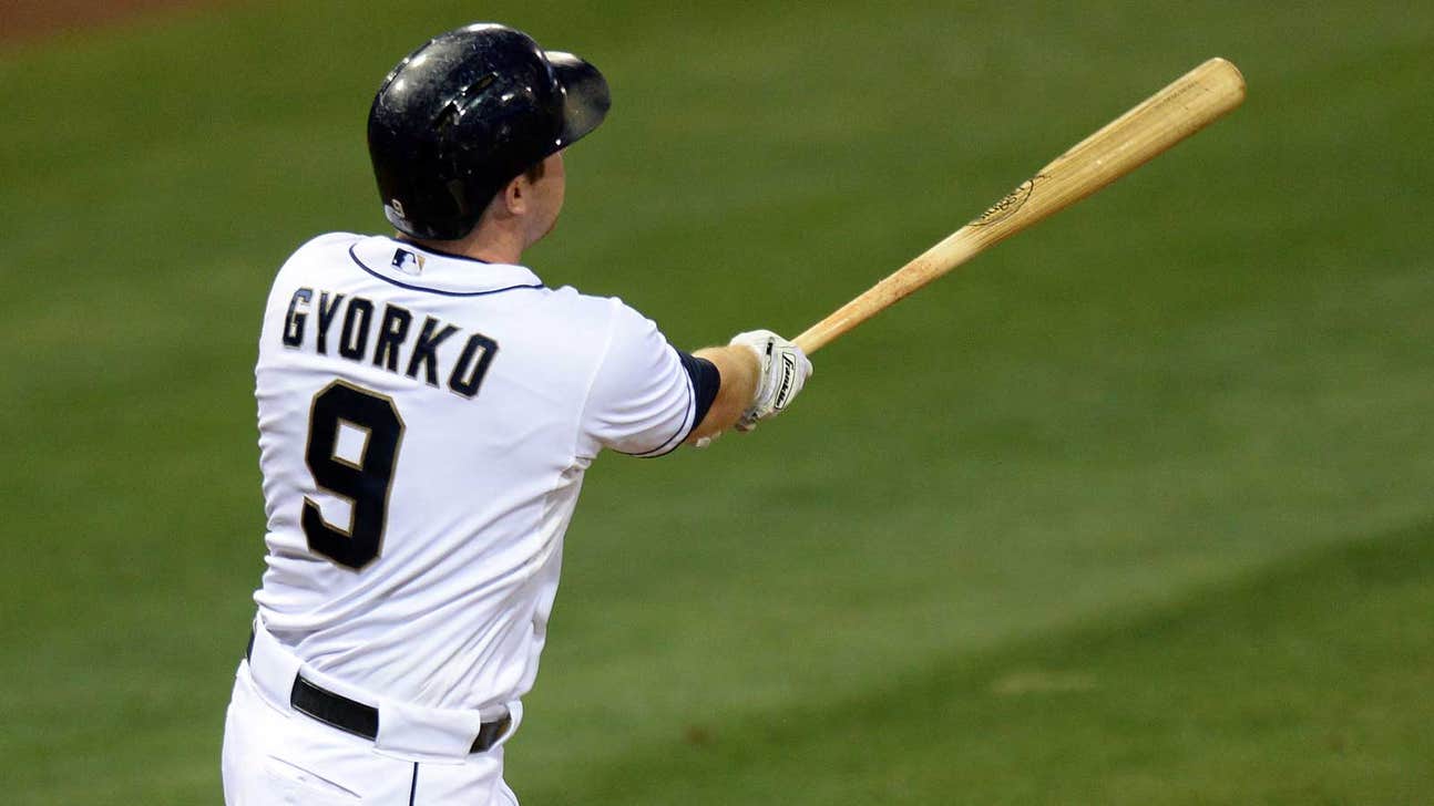 Padres rally for 10-7 win over Dodgers