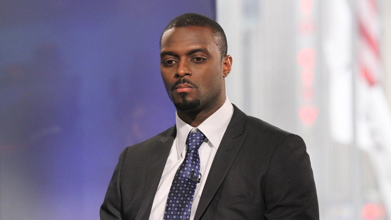 Former Giants WR Plaxico Burress pleads guilty to tax evasion
