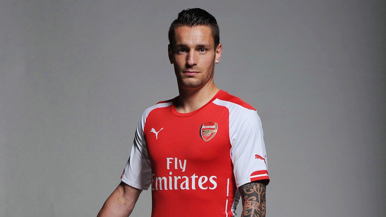 Arsenal sign French defender Debuchy from Newcastle United