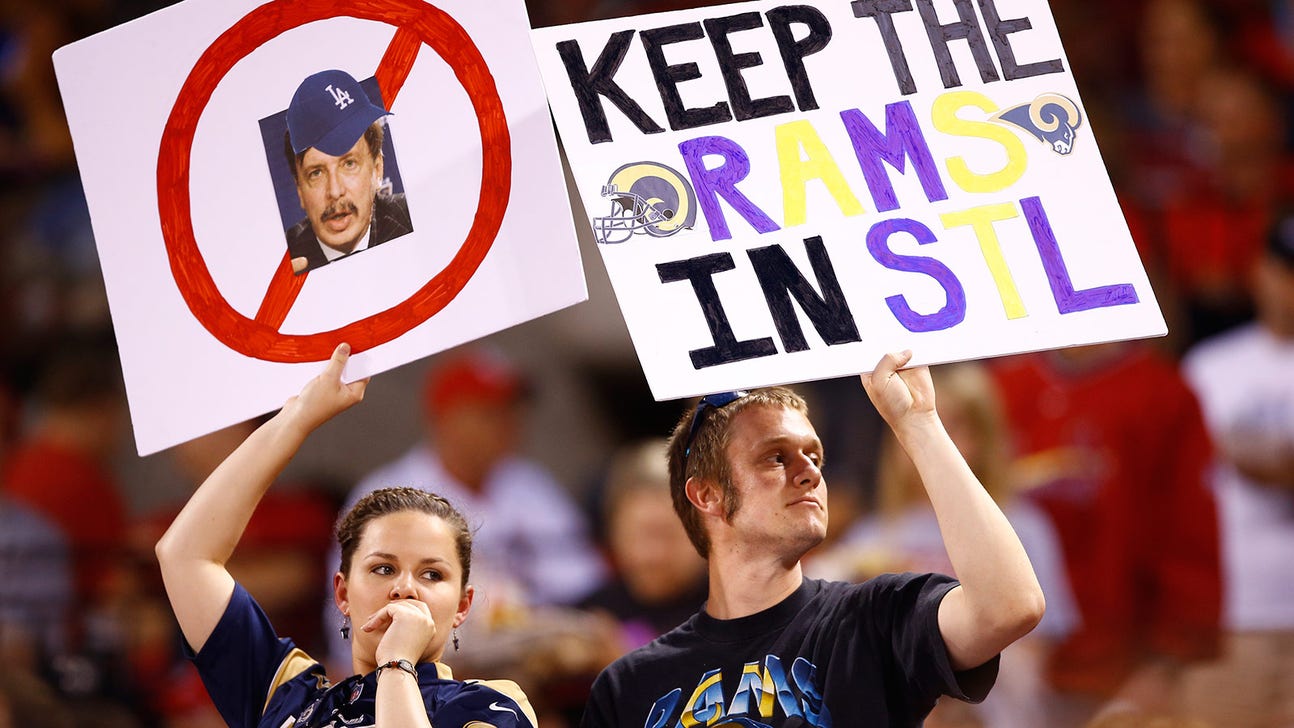 Rams players, coaches not worrying about possible move to LA