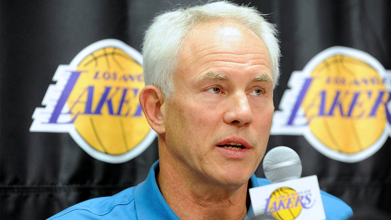 Report: Lakers sign international star Marcelo Huertas