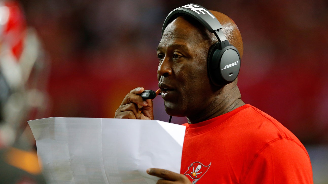 Report: Buccaneers fired Lovie Smith over the phone