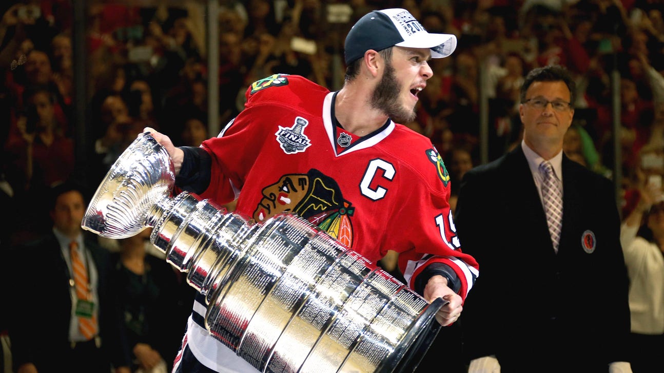 WATCH: Tyler Seguin is a Belieber and Jonathan Toews has 'sick' dance moves?