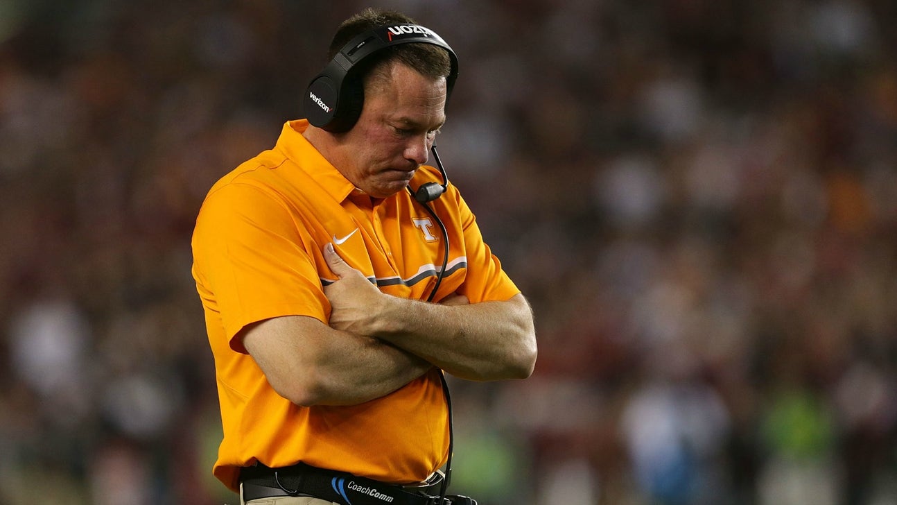 Tennessee likely costs itself SEC East title with stunning loss to South Carolina