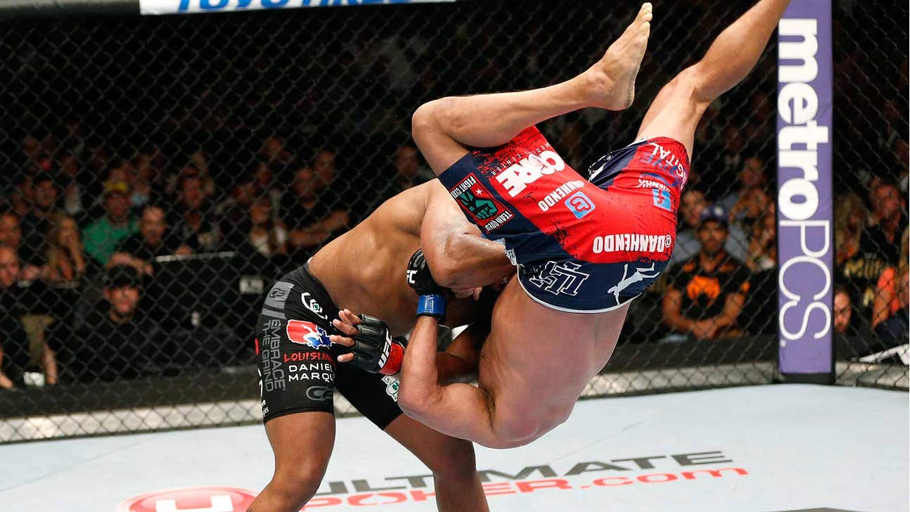 Daniel Cormier's tooth pulled after Henderson fight, also has injured LCL