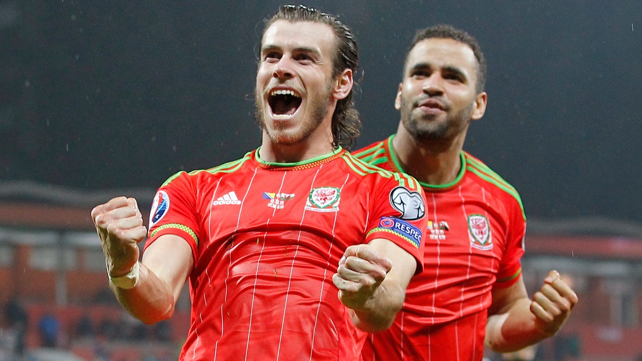 Wales qualify for Euro 2016 despite loss to Bosnia