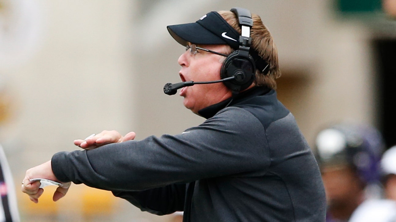 TCU coach confronted by Baylor player after game