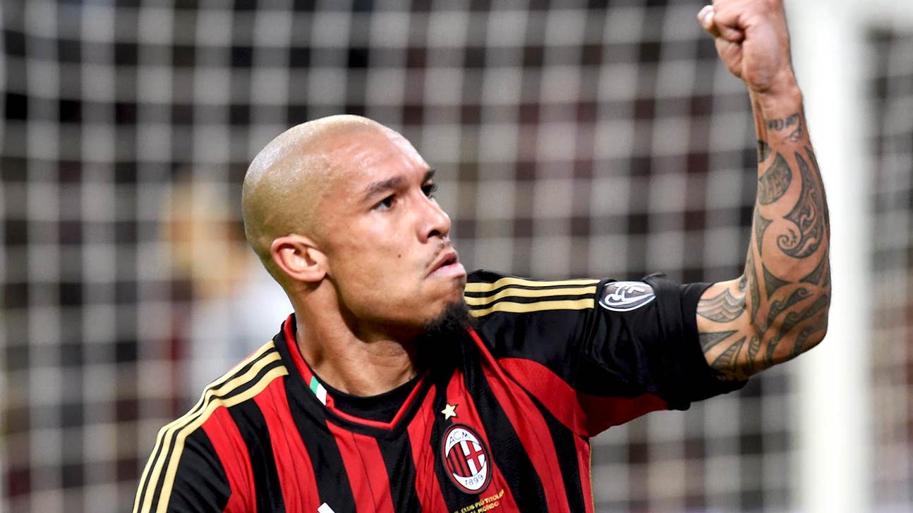 Report: Manchester United in talks to sign Milan midfielder de Jong
