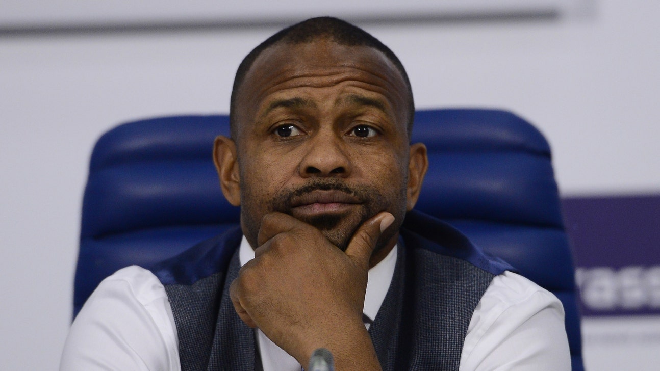 Roy Jones Jr. scoffs at suggestion of Mayweather vs. McGregor fight