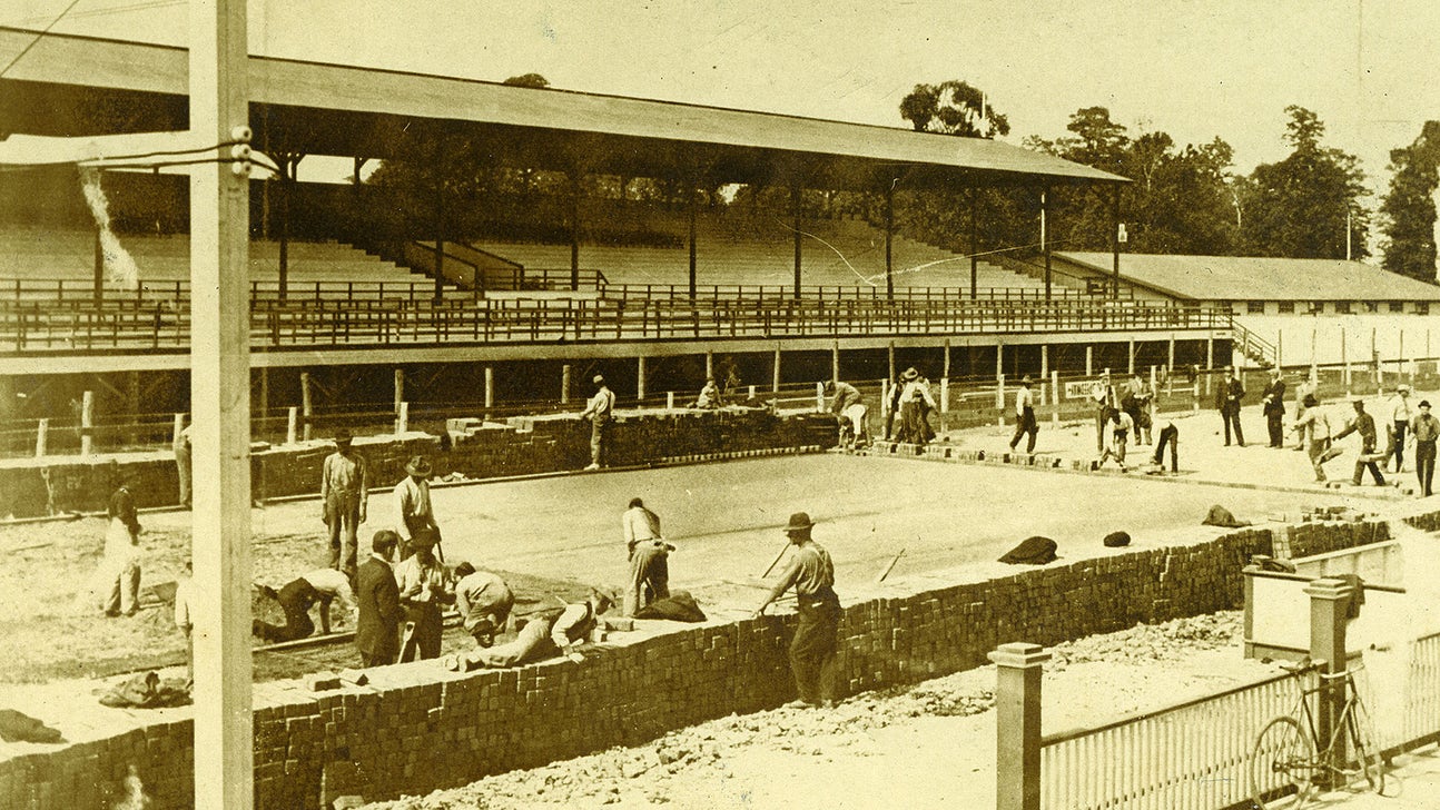 How it all began - the first car race at Indianapolis Motor Speedway