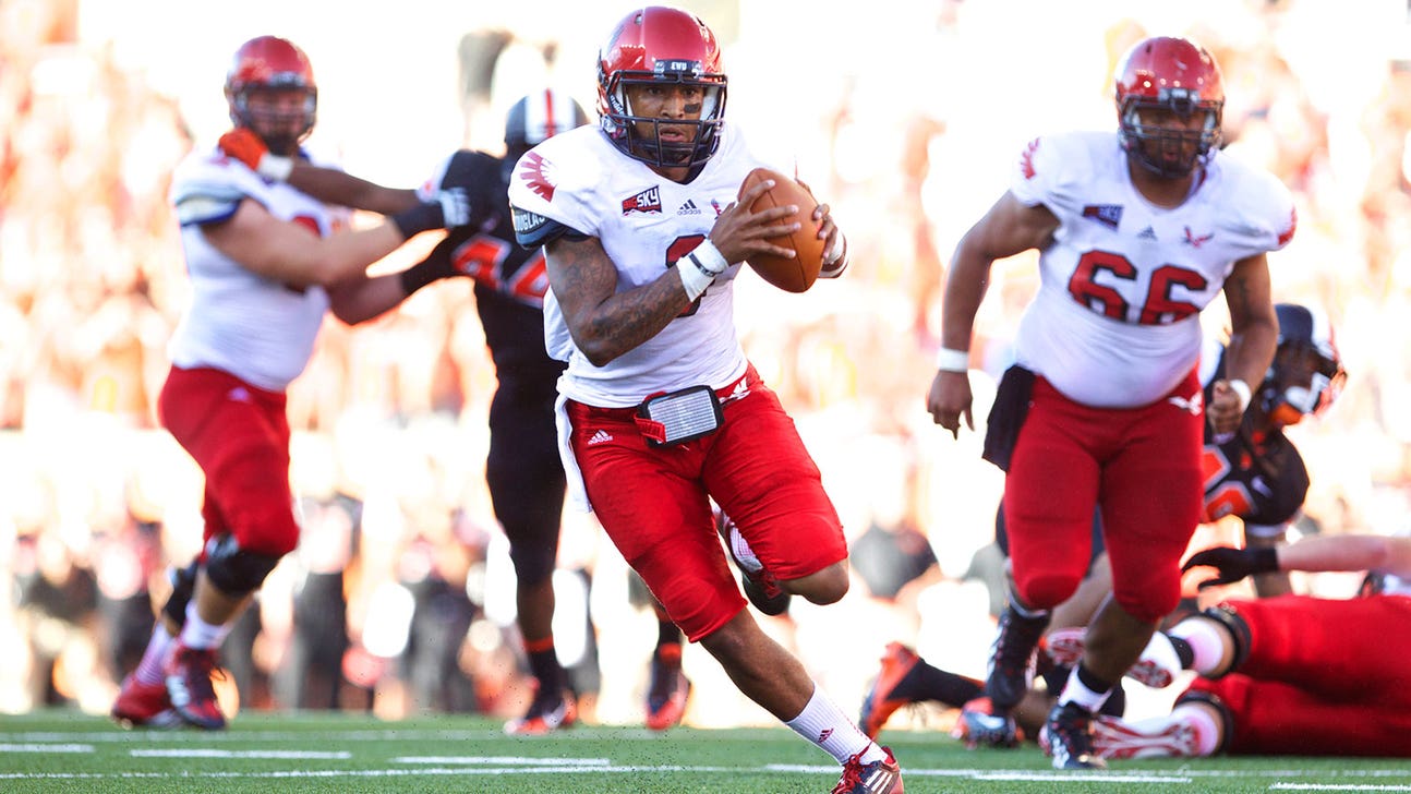 Vernon Adams Jr. gets Unitas Award watch nod despite not being on roster