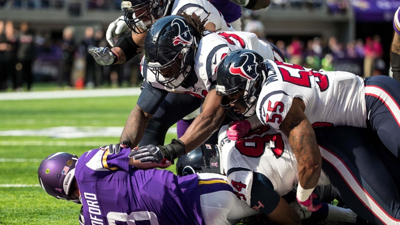 Vikings offensive tackle Andre Smith placed on injured reserve