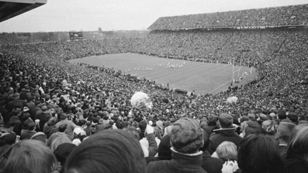 ND-Michigan St tie, controversial vote is 1960s centerpiece