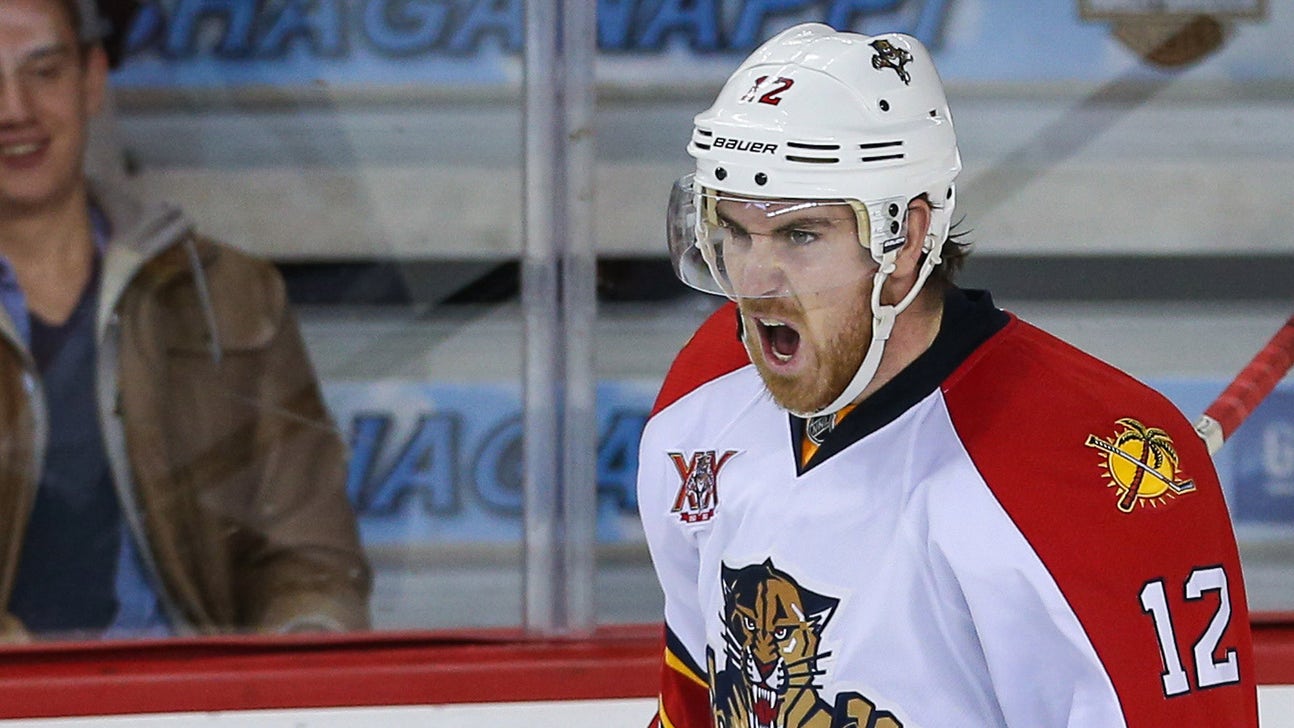 Hometown hero Hayes honors friend's memory with new Bruins jersey number