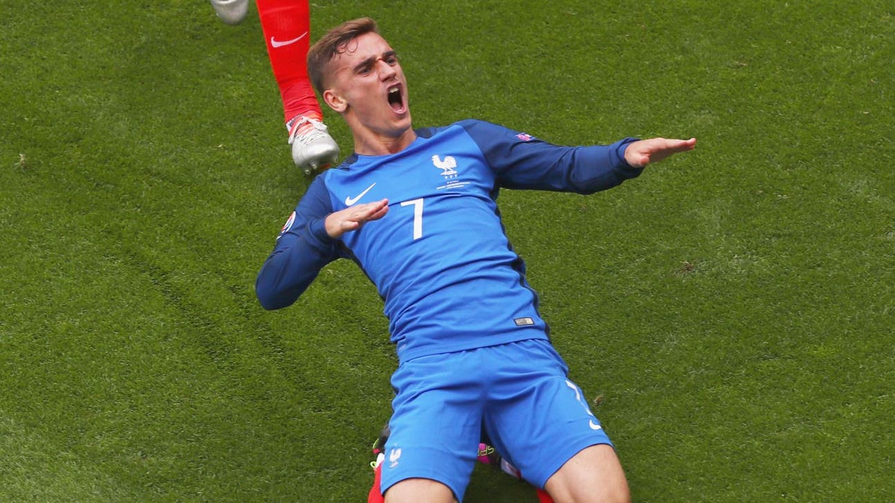Griezmann guides France through to Euro 2016 quarterfinals