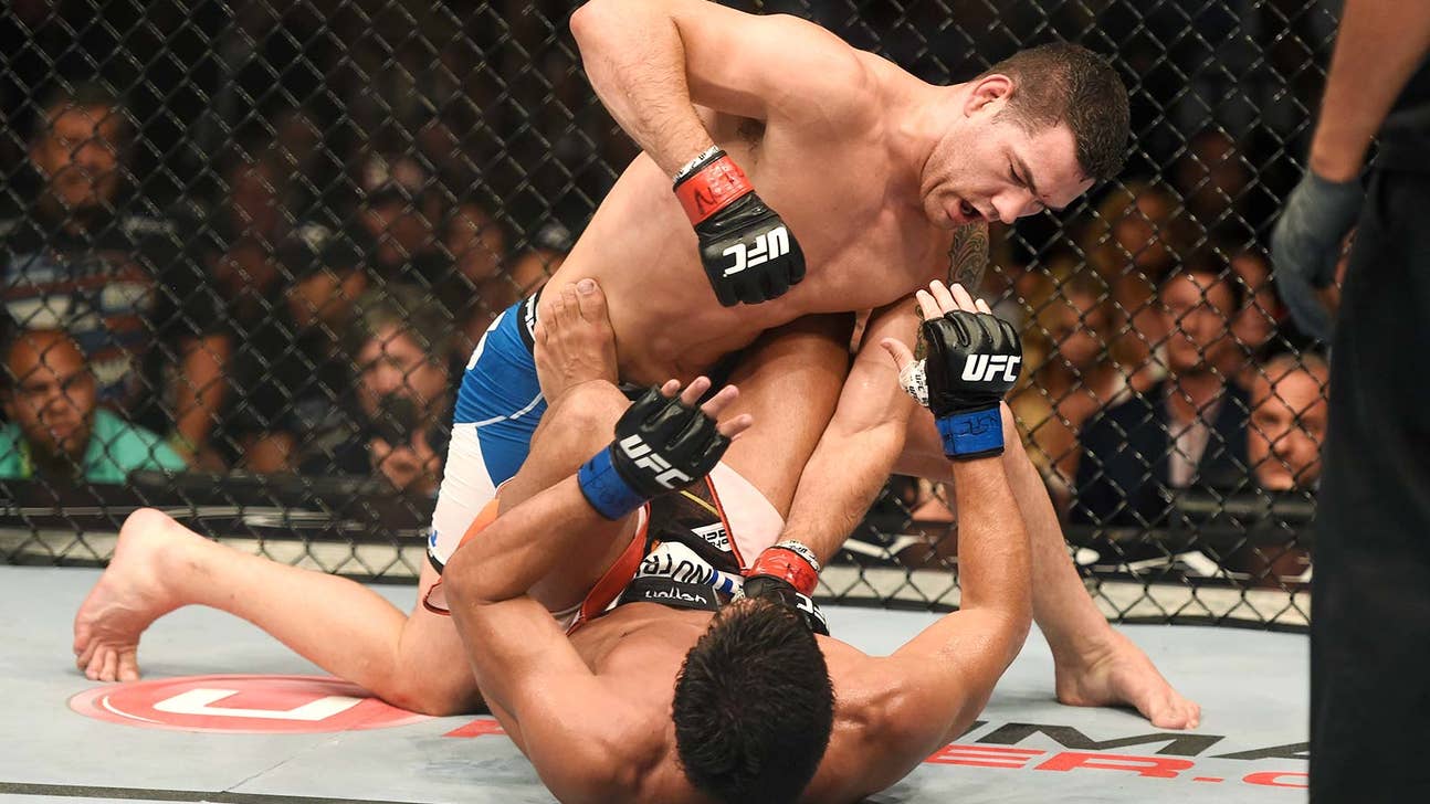 FIGHT BLOG RECAP: Weidman defends middleweight title in five-round brawl with Machida
