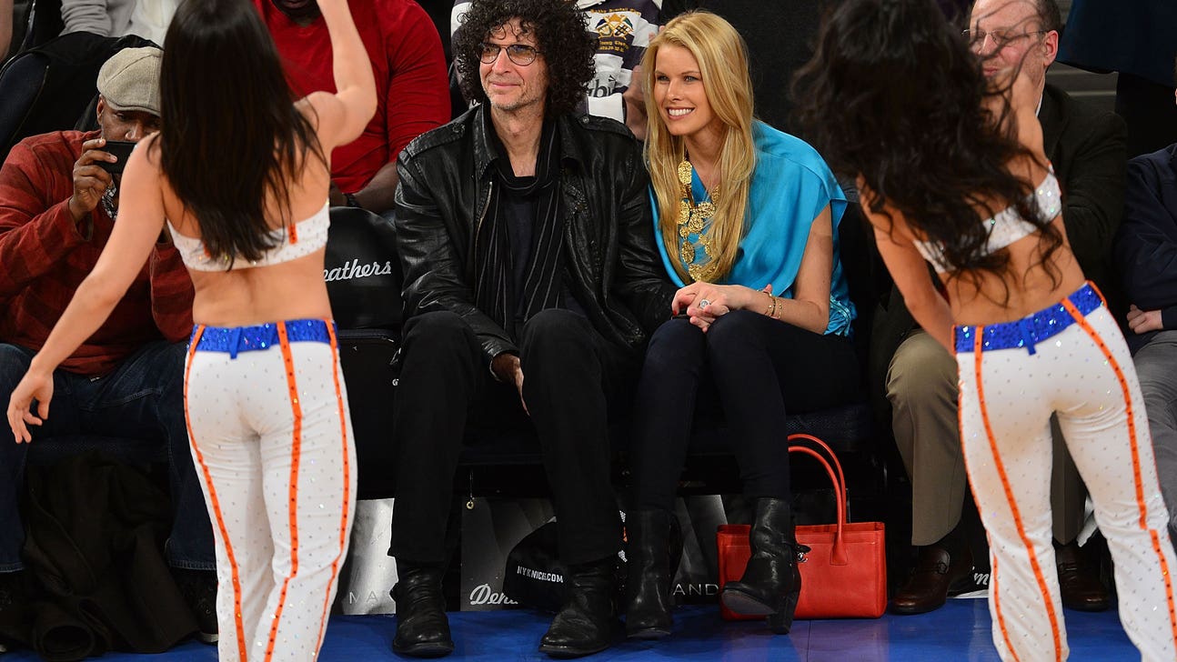 Howard Stern rips Jeff Van Gundy over criticism for leaving Knicks game early