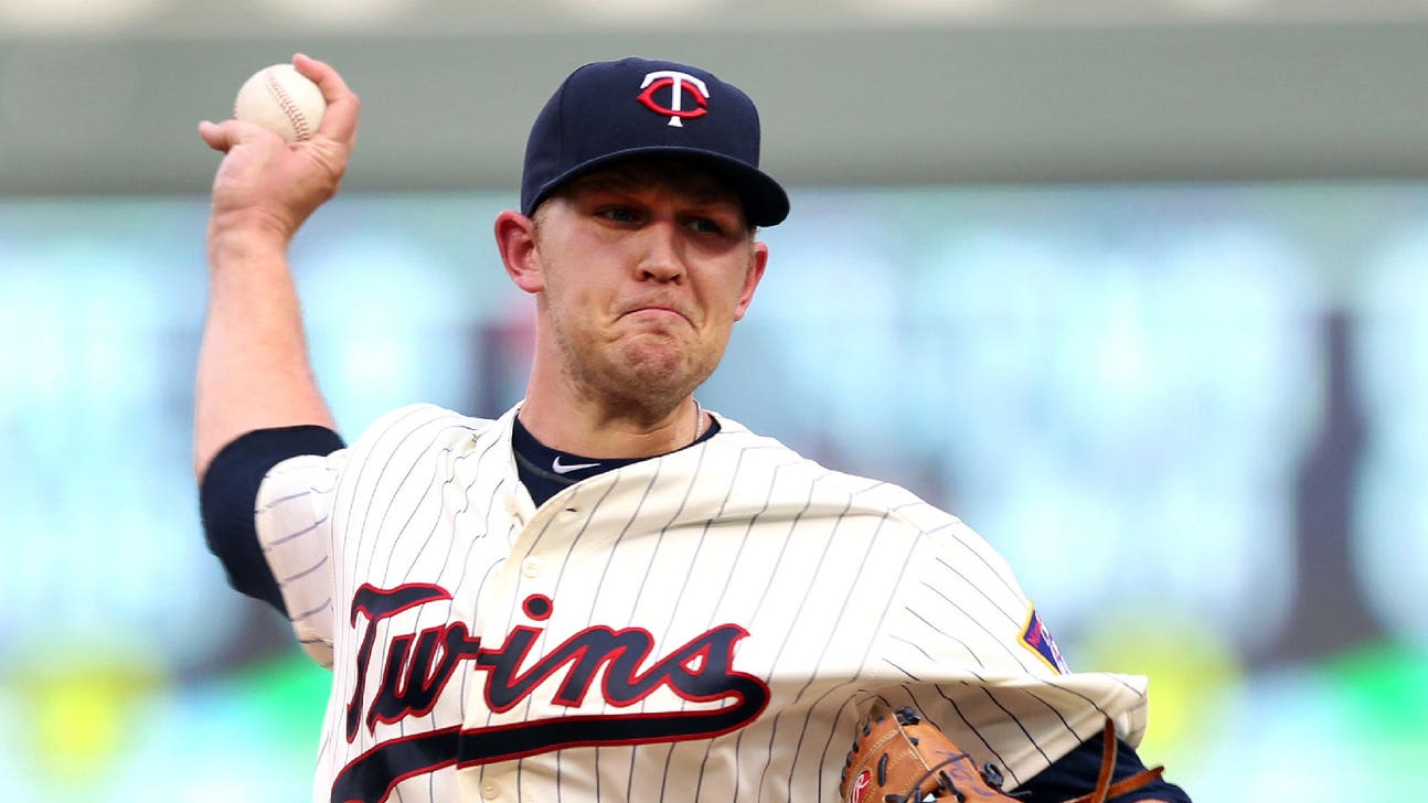 Twins recall Duffey, Vargas