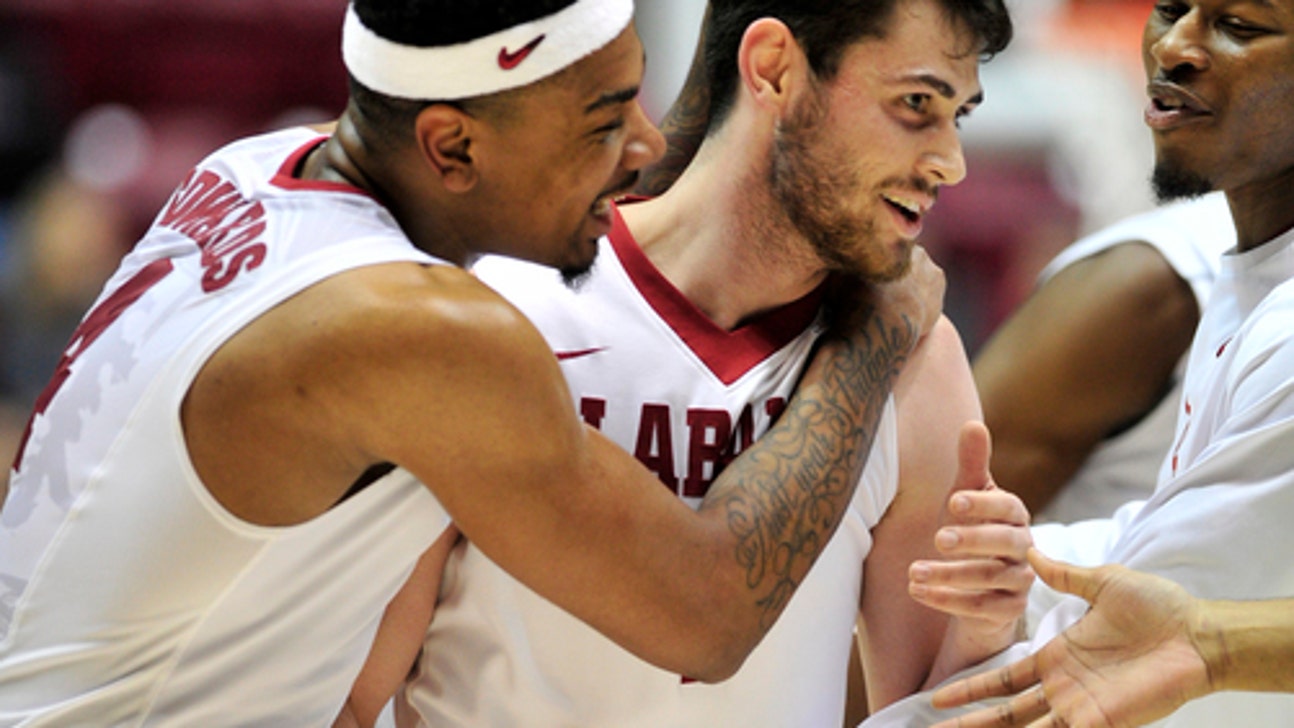 Norris leads Alabama upset of No. 19 South Carolina, 73-50