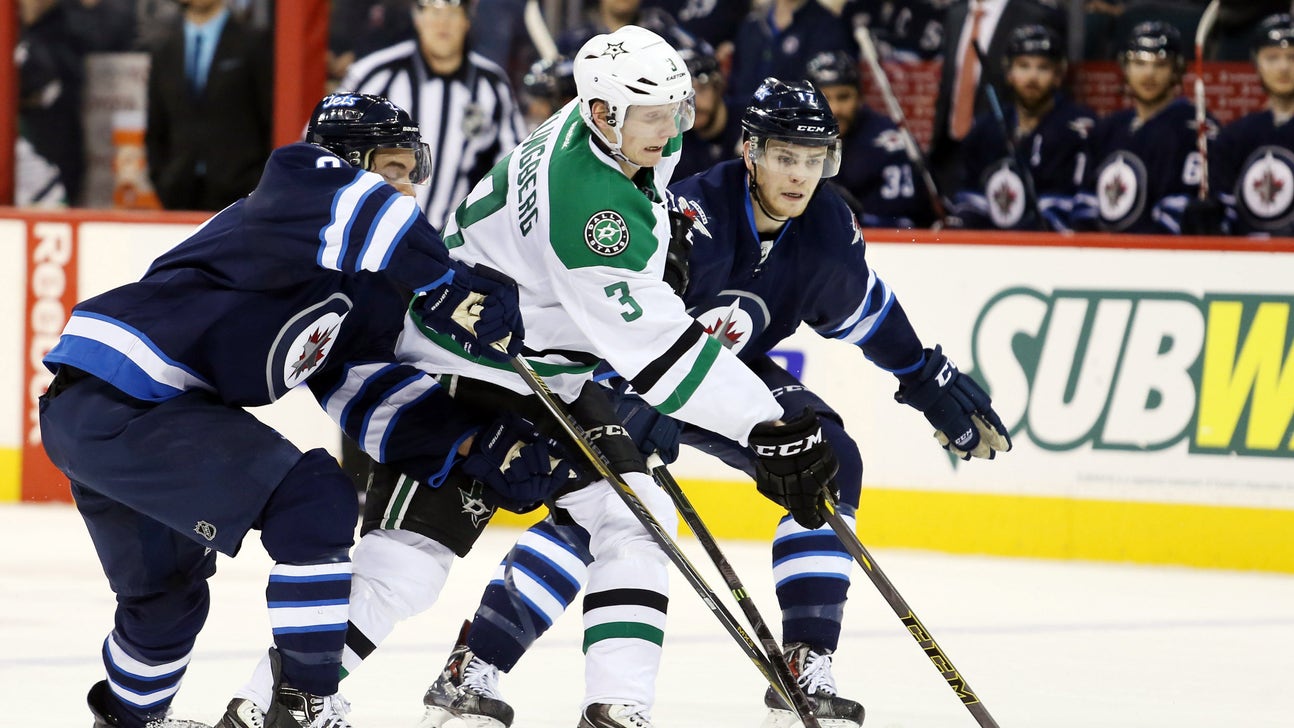 Adam Lowry, Michael Hutchinson lead Jets in victory over Stars