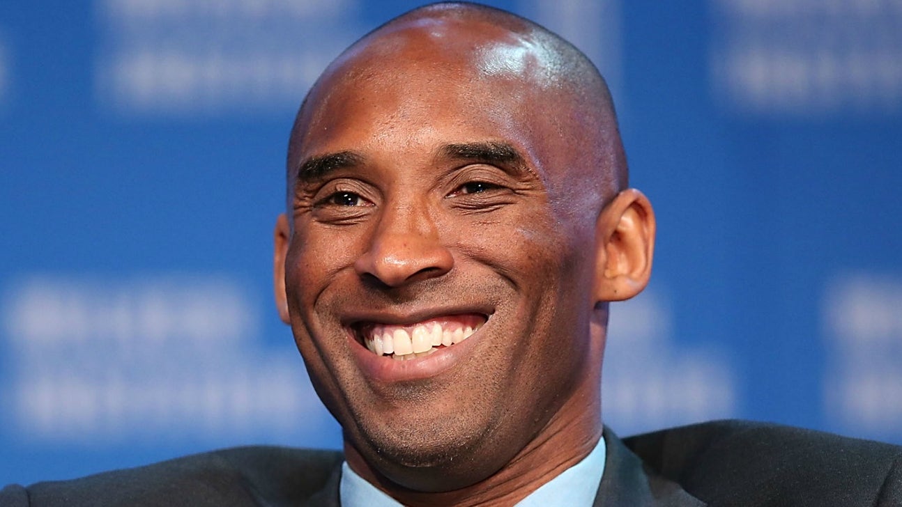 Snoop Dogg gave Kobe Bryant a Lakers-themed car as a retirement gift